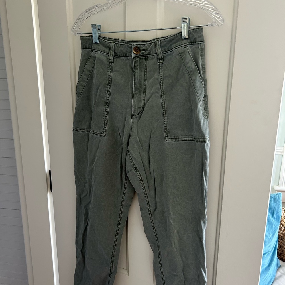 Old Navy Women’s Green Cargo Pants